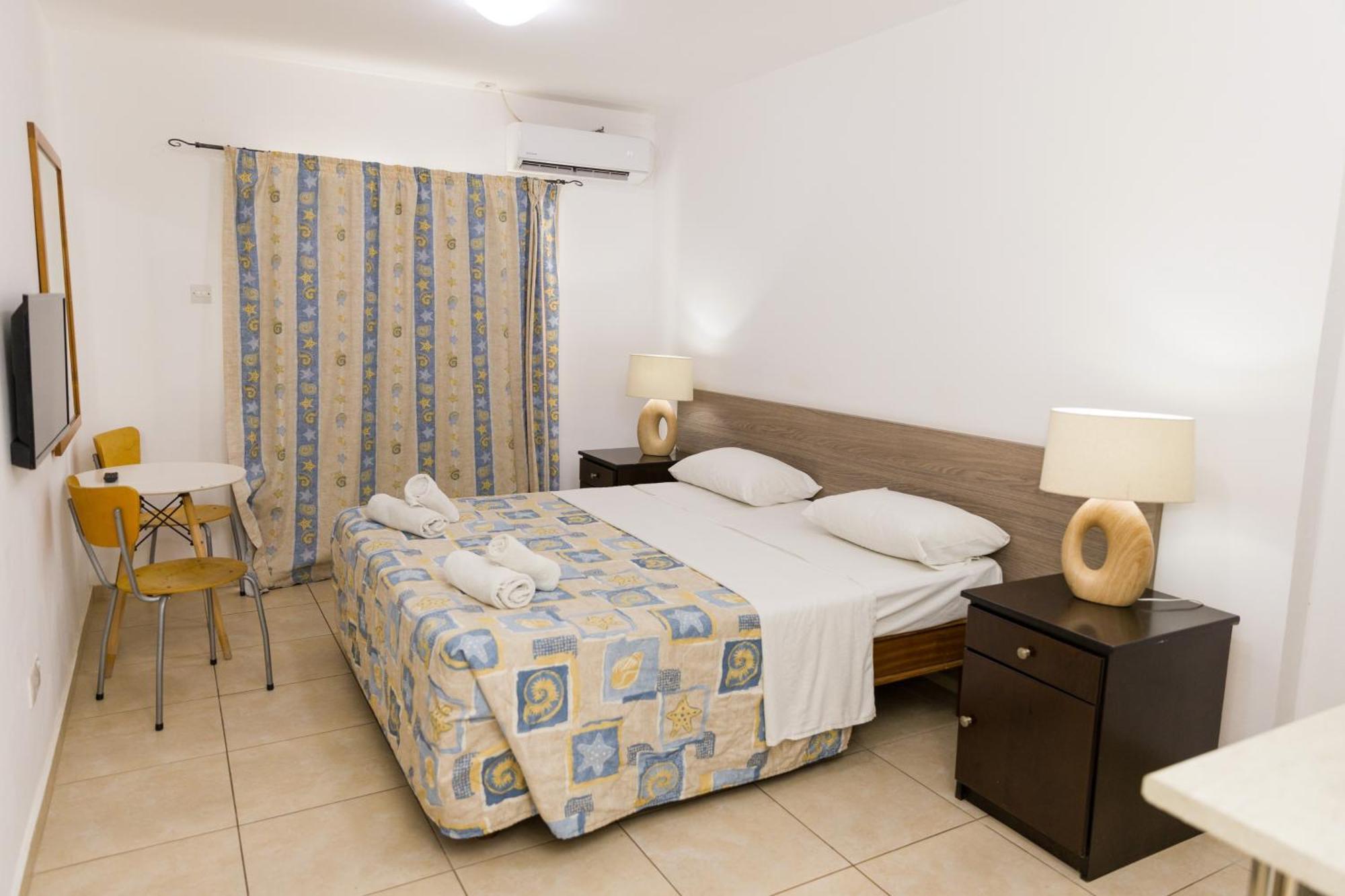 Alecos Hotel Apartments Paphos Eksteriør billede