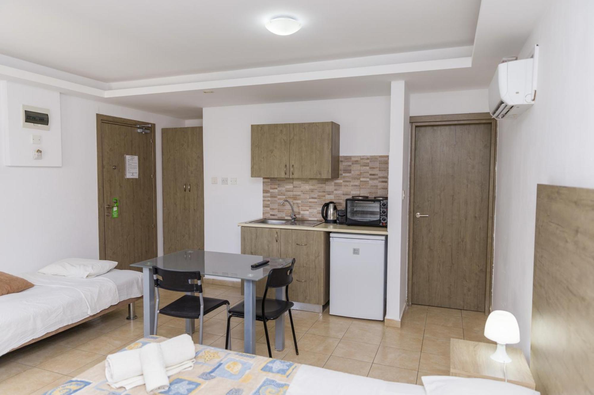 Alecos Hotel Apartments Paphos Eksteriør billede