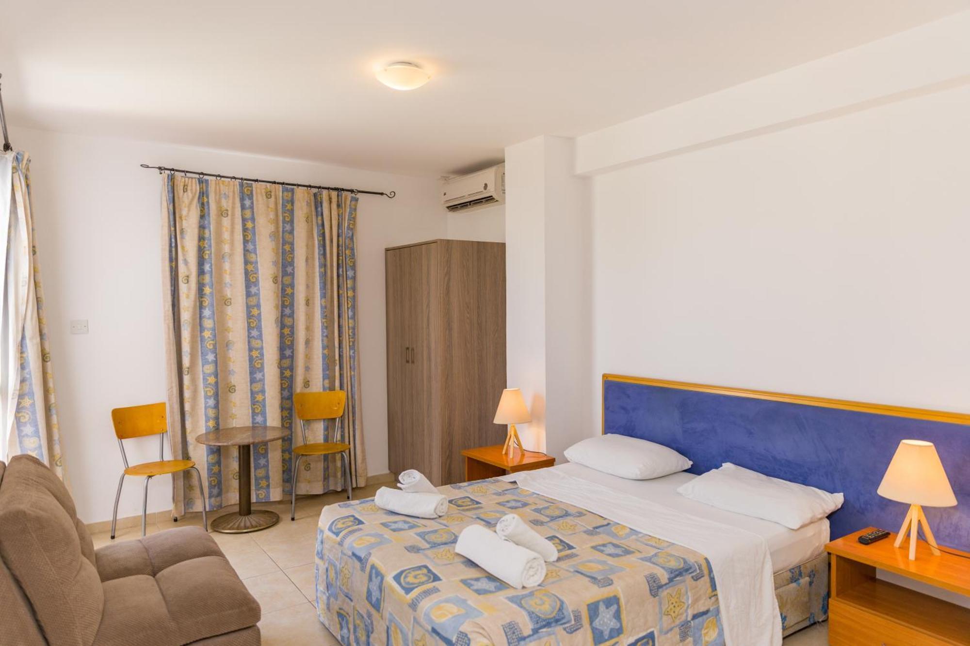 Alecos Hotel Apartments Paphos Eksteriør billede