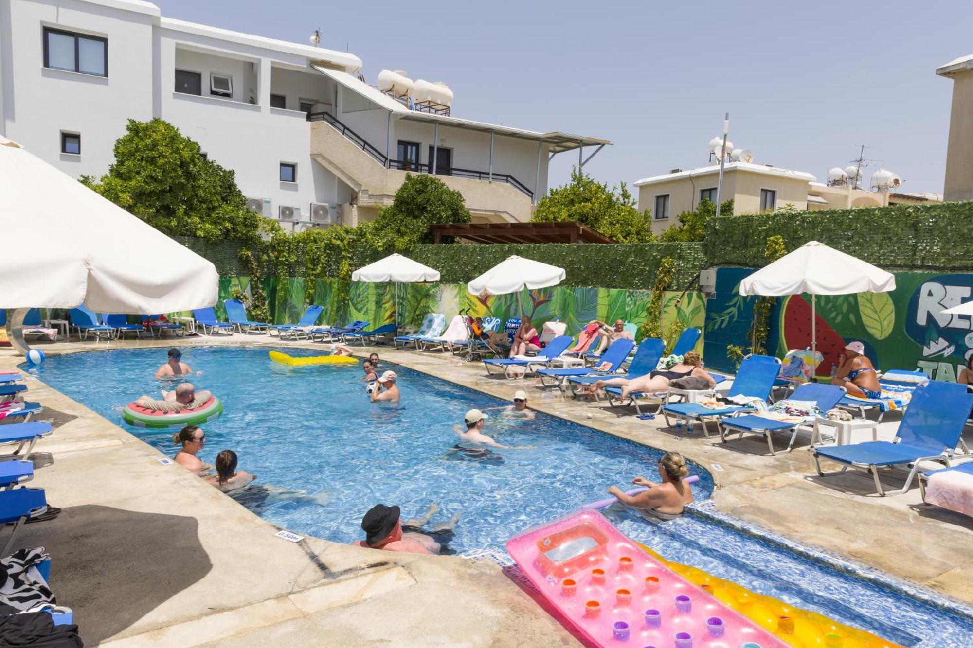 Alecos Hotel Apartments Paphos Eksteriør billede