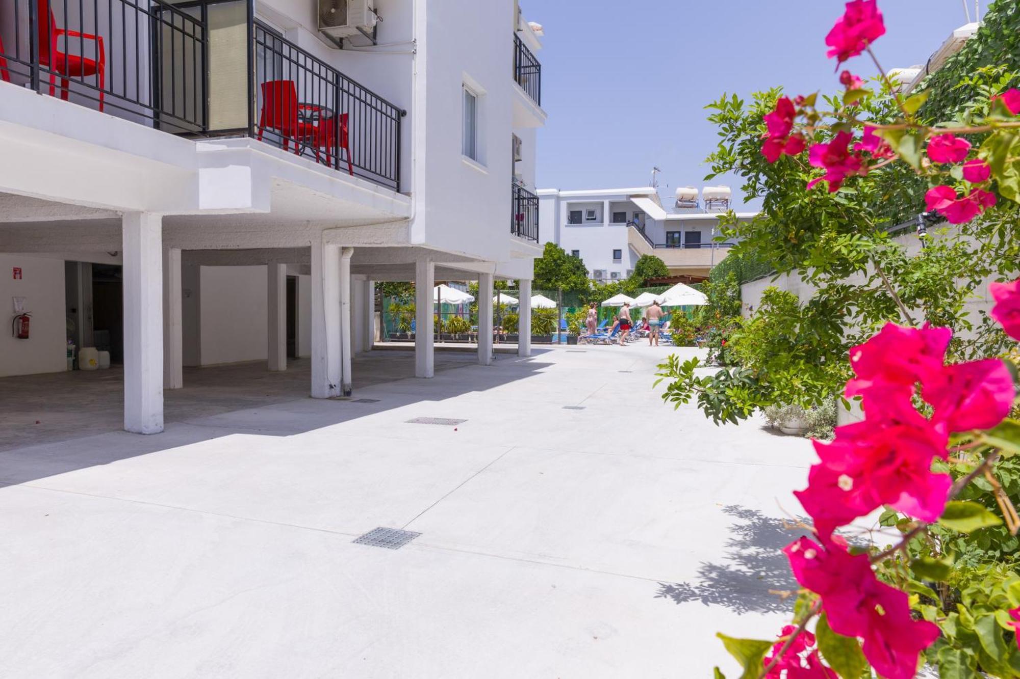 Alecos Hotel Apartments Paphos Eksteriør billede